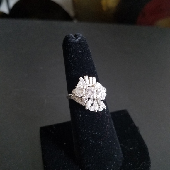 Vintage Platinum Diamond Engagement Ring - Picture 6 of 8